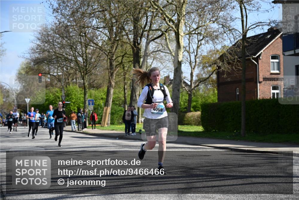 12.04.2026 - 45. Internationalen Wilhelmsburger Insellauf J. Mangold http://msf.ph/oto/9466466 12.04.2026 11:02:12 Ziel 5605, 4613, 3178, 4759, 4630, 4069, 2985, 3505, 3009, 2962, 2919, 2418, 2398, 4595, 4597, 4825, 2122, 3878, 2016, 3052, 4513 meine-sportfotos.de