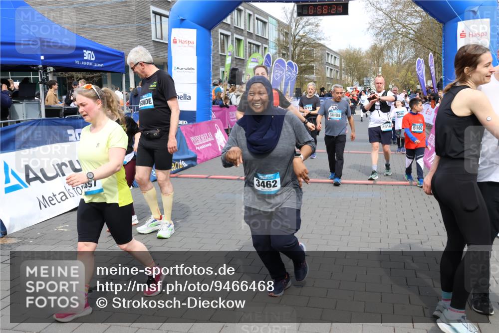 12.04.2026 - 45. Internationalen Wilhelmsburger Insellauf Strokosch-Dieckow http://msf.ph/oto/9466468 12.04.2026 13:11:24 Ziel 5160, 5768, 3243, 4916, 5161, 3211, 5584, 4770, 5246, 2926, 2927 meine-sportfotos.de