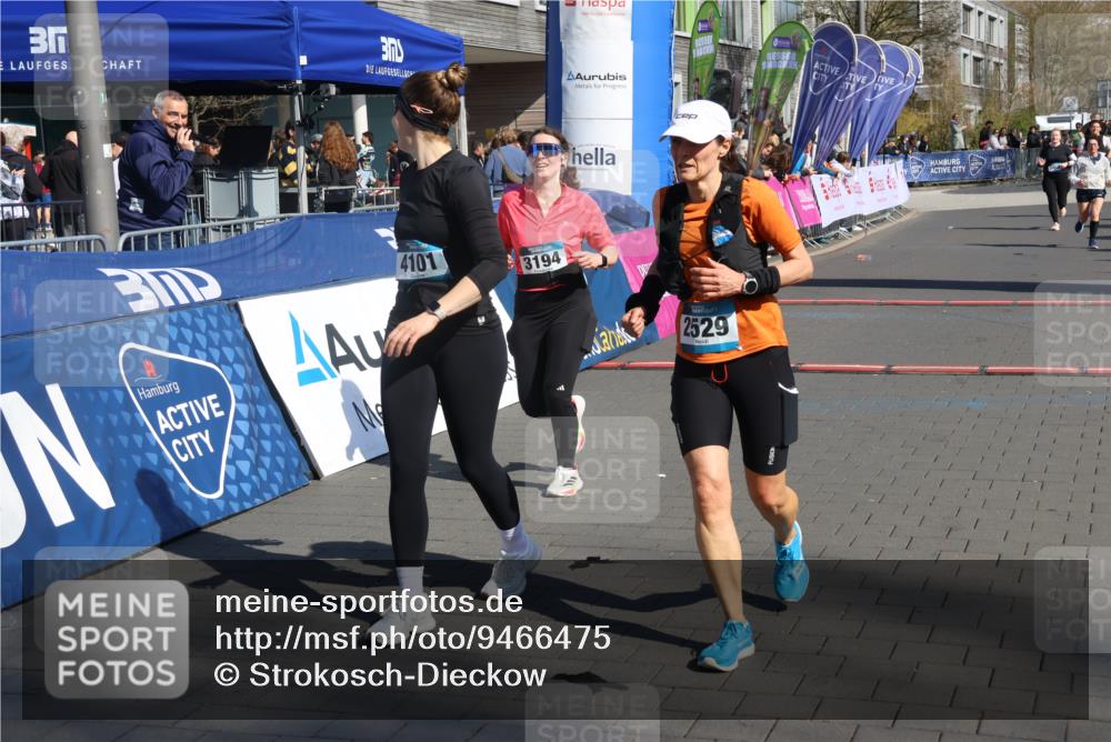 12.04.2026 - 45. Internationalen Wilhelmsburger Insellauf Strokosch-Dieckow http://msf.ph/oto/9466475 12.04.2026 11:00:13 Ziel 2529, 3194, 3367 meine-sportfotos.de