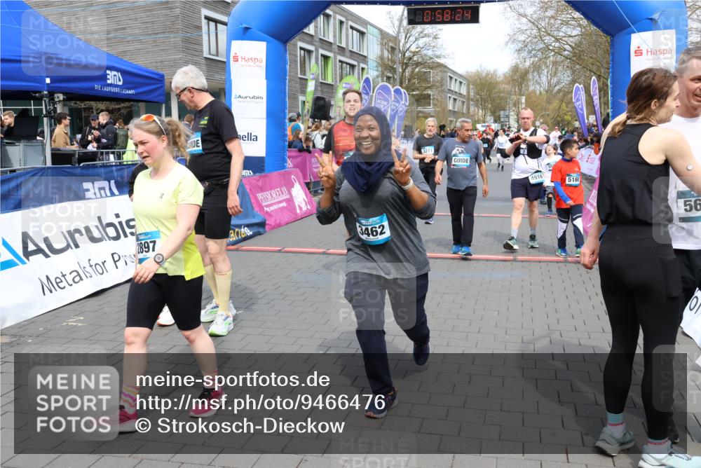 12.04.2026 - 45. Internationalen Wilhelmsburger Insellauf Strokosch-Dieckow http://msf.ph/oto/9466476 12.04.2026 13:11:23 Ziel 2897, 3462, 5160, 5768, 3243, 4916, 5161, 3211, 5584, 4770, 5246 meine-sportfotos.de