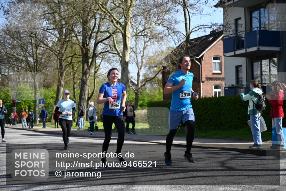 12.04.2026 - 45. Internationalen Wilhelmsburger Insellauf J. Mangold http://msf.ph/oto/9466521 12.04.2026 11:02:19 Ziel 4759, 4630, 4069, 2985, 3505, 3009, 2962, 2919, 2418, 2398, 4595, 4597, 4825, 4825, 2122, 3878, 2016, 3052, 4513, 2168, 3910 meine-sportfotos.de