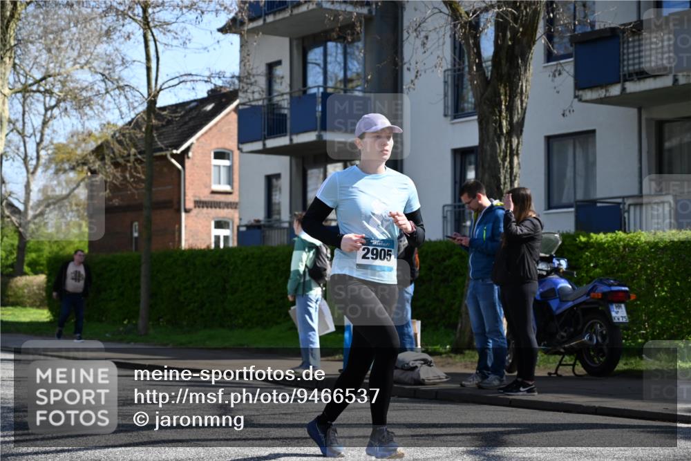 12.04.2026 - 45. Internationalen Wilhelmsburger Insellauf J. Mangold http://msf.ph/oto/9466537 12.04.2026 11:02:22 Ziel 4759, 4630, 4069, 2985, 3505, 3009, 2962, 2919, 2418, 2398, 4595, 4597, 4825, 2122, 3878, 2016, 3052, 3052, 4513, 2168, 3910, 3700, 3716, 3223, 4246 meine-sportfotos.de