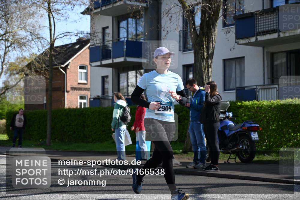 12.04.2026 - 45. Internationalen Wilhelmsburger Insellauf J. Mangold http://msf.ph/oto/9466538 12.04.2026 11:02:22 Ziel 4759, 4630, 4069, 2985, 3505, 3009, 2962, 2919, 2418, 2398, 4595, 4597, 4825, 2122, 3878, 2016, 3052, 3052, 4513, 2168, 3910, 3700, 3716, 3223, 4246 meine-sportfotos.de