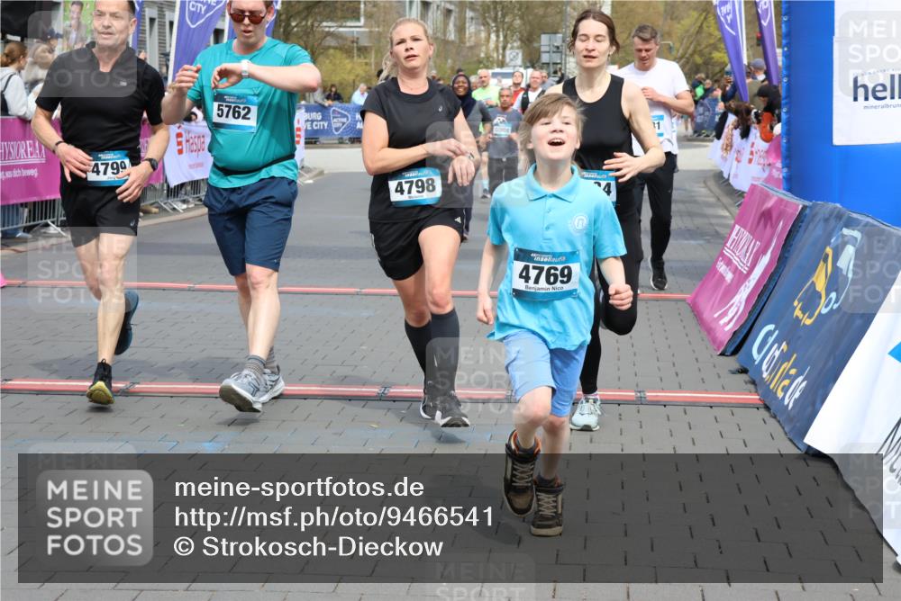 12.04.2026 - 45. Internationalen Wilhelmsburger Insellauf Strokosch-Dieckow http://msf.ph/oto/9466541 12.04.2026 13:11:17 Ziel 4969, 5762, 4769, 4798, 4134, 4799, 5681, 2897, 3462, 5160, 5768 meine-sportfotos.de