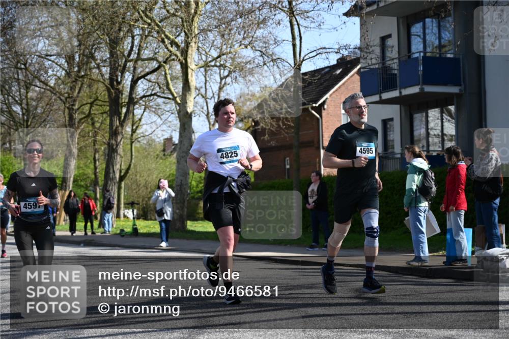 12.04.2026 - 45. Internationalen Wilhelmsburger Insellauf J. Mangold http://msf.ph/oto/9466581 12.04.2026 11:02:28 Ziel 2985, 3505, 3009, 2962, 2919, 2418, 2398, 4595, 4597, 4825, 2122, 3878, 2016, 3052, 4513, 2168, 3910, 3700, 3716, 3223, 4246, 4382, 5816 meine-sportfotos.de
