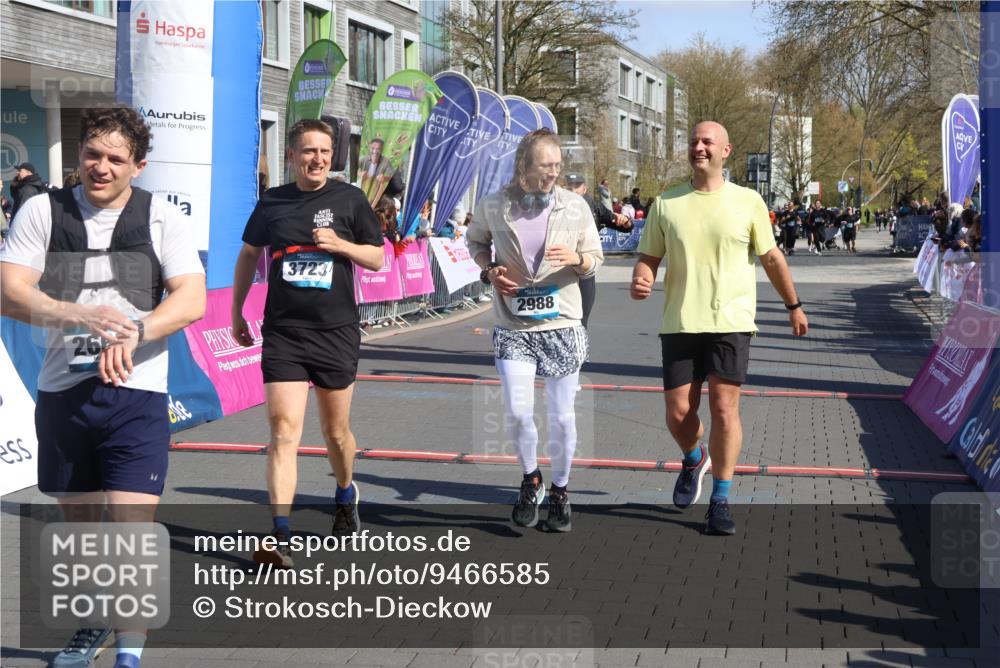 12.04.2026 - 45. Internationalen Wilhelmsburger Insellauf Strokosch-Dieckow http://msf.ph/oto/9466585 12.04.2026 11:00:25 Ziel 2665, 2988, 4289, 3723, 3797, 3727 meine-sportfotos.de