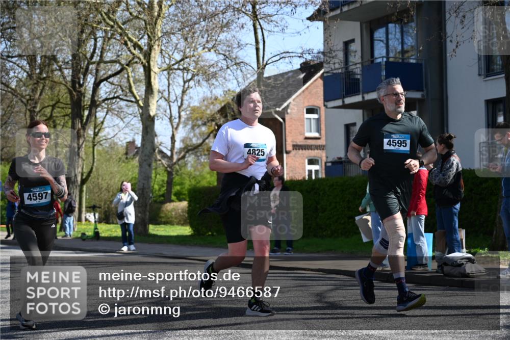 12.04.2026 - 45. Internationalen Wilhelmsburger Insellauf J. Mangold http://msf.ph/oto/9466587 12.04.2026 11:02:28 Ziel 2985, 3505, 3009, 2962, 2919, 2418, 2398, 4595, 4597, 4825, 2122, 3878, 2016, 3052, 4513, 2168, 3910, 3700, 3716, 3223, 4246, 4382, 5816 meine-sportfotos.de