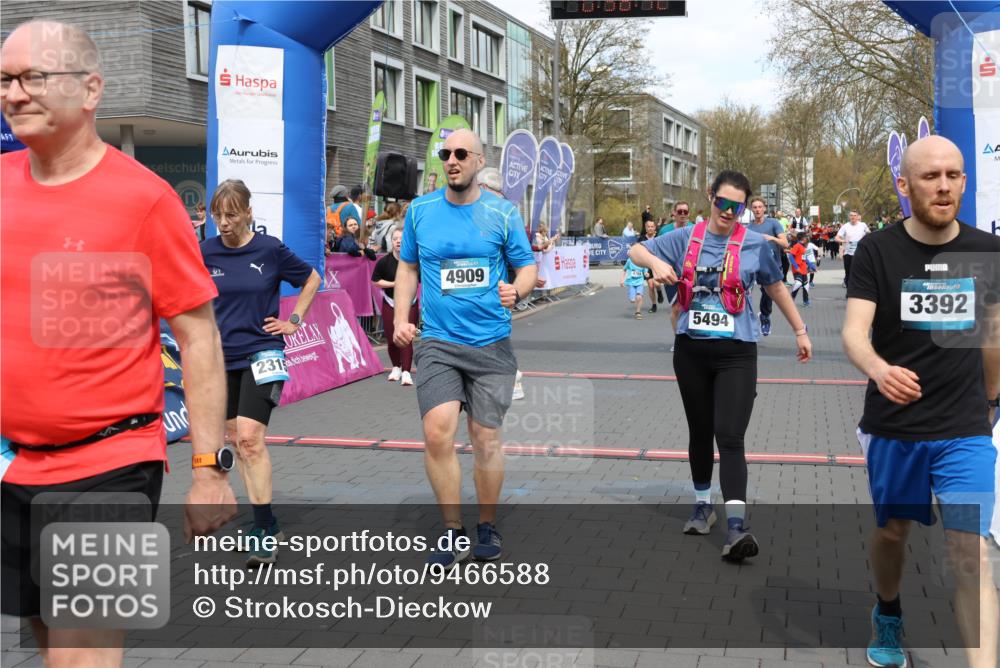 12.04.2026 - 45. Internationalen Wilhelmsburger Insellauf Strokosch-Dieckow http://msf.ph/oto/9466588 12.04.2026 13:11:11 Ziel 4540, 2315, 5494, 4909, 5004, 4969, 5762, 4769, 4798 meine-sportfotos.de