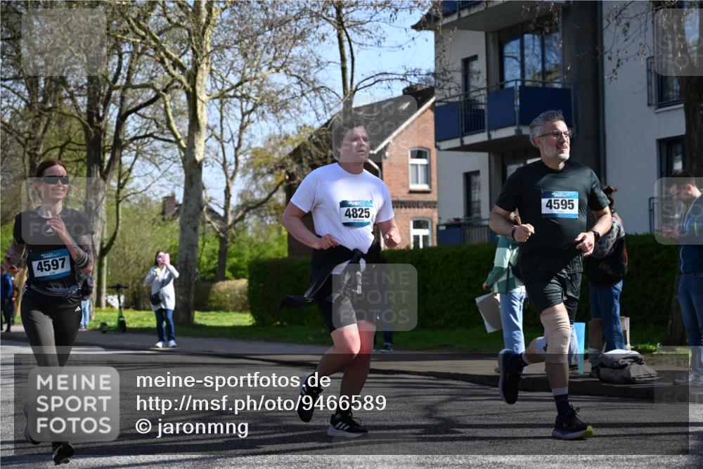 12.04.2026 - 45. Internationalen Wilhelmsburger Insellauf J. Mangold http://msf.ph/oto/9466589 12.04.2026 11:02:28 Ziel 2985, 3505, 3009, 2962, 2919, 2418, 2398, 4595, 4597, 4825, 2122, 3878, 2016, 3052, 4513, 2168, 3910, 3700, 3716, 3223, 4246, 4382, 5816 meine-sportfotos.de