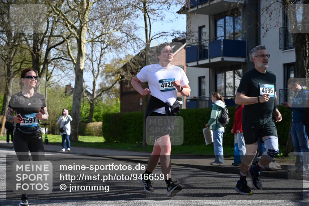 12.04.2026 - 45. Internationalen Wilhelmsburger Insellauf J. Mangold http://msf.ph/oto/9466591 12.04.2026 11:02:29 Ziel 2985, 3505, 3009, 2962, 2919, 2418, 2398, 4595, 4597, 4825, 2122, 3878, 2016, 2016, 3052, 4513, 2168, 3910, 3700, 3716, 3223, 4246, 4382, 5816 meine-sportfotos.de