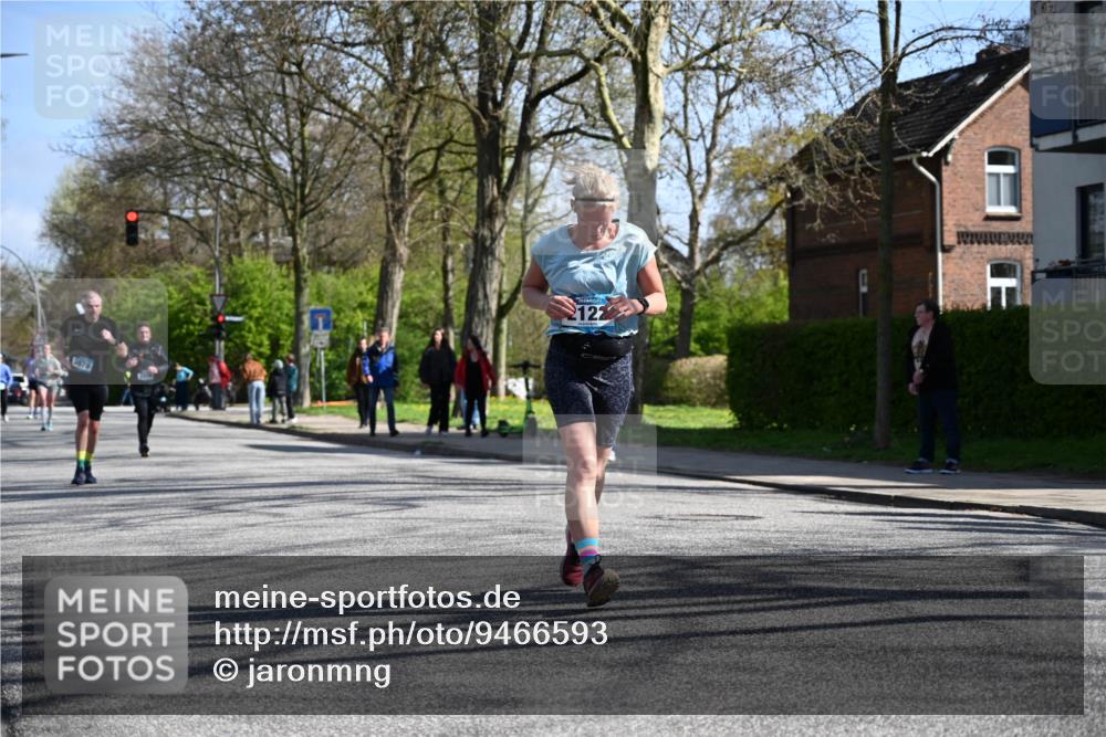 12.04.2026 - 45. Internationalen Wilhelmsburger Insellauf J. Mangold http://msf.ph/oto/9466593 12.04.2026 11:02:32 Ziel 2962, 2919, 2418, 2398, 4595, 4597, 4825, 2122, 3878, 2016, 3052, 4513, 2168, 3910, 3700, 3716, 3223, 4246, 4382, 5816, 3384 meine-sportfotos.de