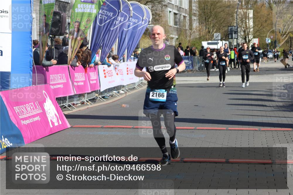 12.04.2026 - 45. Internationalen Wilhelmsburger Insellauf Strokosch-Dieckow http://msf.ph/oto/9466598 12.04.2026 11:00:33 Ziel 2166 meine-sportfotos.de