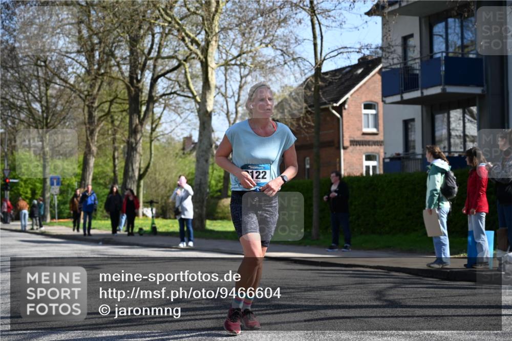 12.04.2026 - 45. Internationalen Wilhelmsburger Insellauf J. Mangold http://msf.ph/oto/9466604 12.04.2026 11:02:33 Ziel 2418, 2398, 4595, 4597, 4825, 2122, 3878, 2016, 3052, 4513, 2168, 3910, 3700, 3700, 3716, 3223, 4246, 4382, 5816, 3384 meine-sportfotos.de