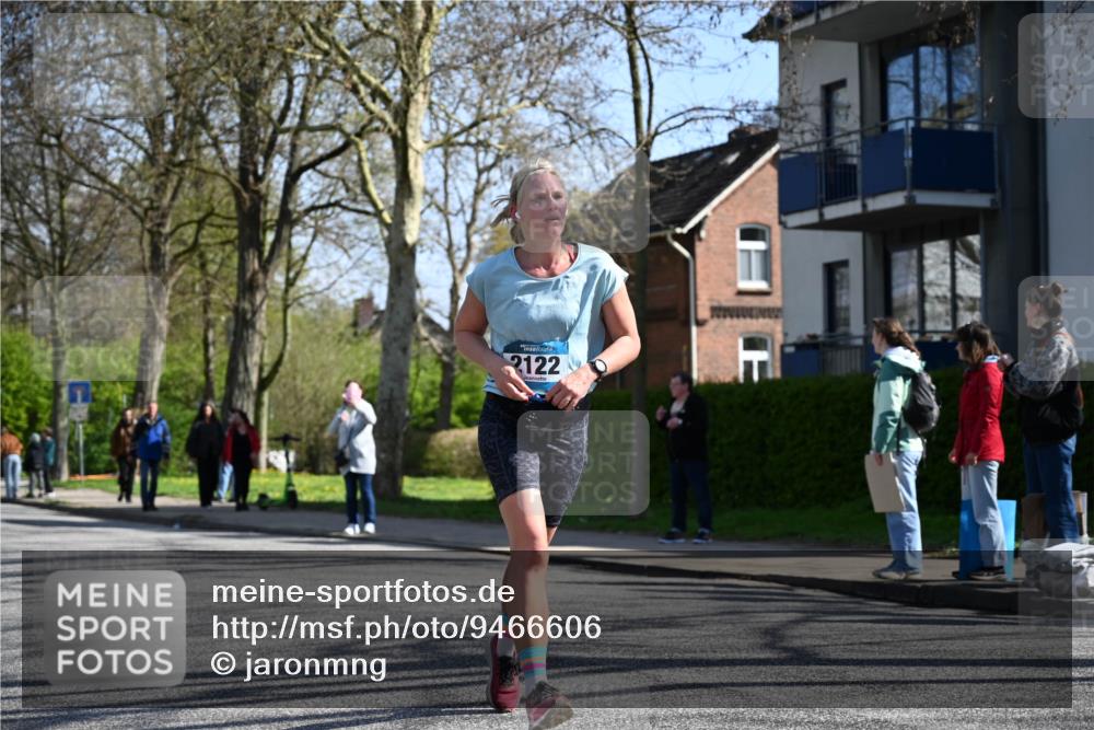 12.04.2026 - 45. Internationalen Wilhelmsburger Insellauf J. Mangold http://msf.ph/oto/9466606 12.04.2026 11:02:33 Ziel 2418, 2398, 4595, 4597, 4825, 2122, 3878, 2016, 3052, 4513, 2168, 3910, 3700, 3700, 3716, 3223, 4246, 4382, 5816, 3384 meine-sportfotos.de