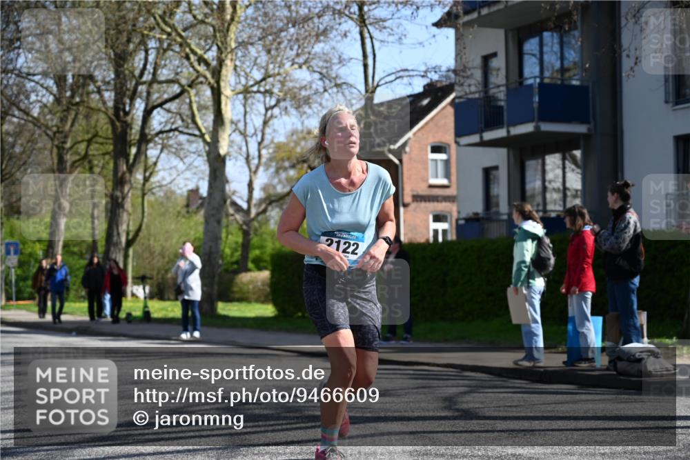 12.04.2026 - 45. Internationalen Wilhelmsburger Insellauf J. Mangold http://msf.ph/oto/9466609 12.04.2026 11:02:33 Ziel 2418, 2398, 4595, 4597, 4825, 2122, 3878, 2016, 3052, 4513, 2168, 3910, 3700, 3700, 3716, 3223, 4246, 4382, 5816, 3384 meine-sportfotos.de