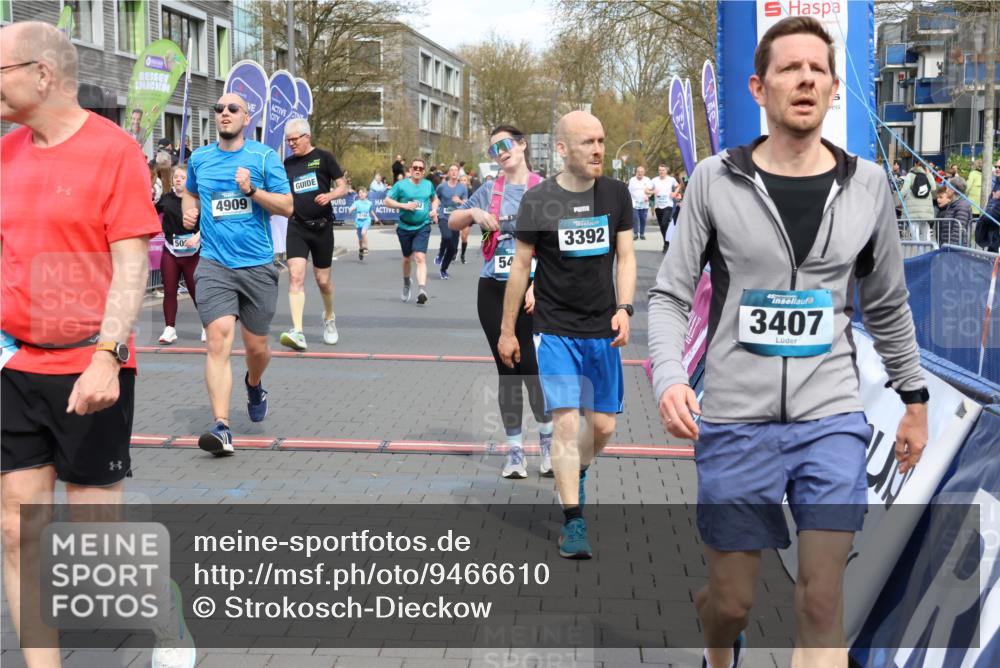 12.04.2026 - 45. Internationalen Wilhelmsburger Insellauf Strokosch-Dieckow http://msf.ph/oto/9466610 12.04.2026 13:11:10 Ziel 3948, 3949, 4540, 2315, 5494, 4909, 5004, 4969, 5762 meine-sportfotos.de