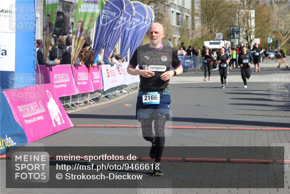 12.04.2026 - 45. Internationalen Wilhelmsburger Insellauf Strokosch-Dieckow http://msf.ph/oto/9466618 12.04.2026 11:00:34 Ziel 2166 meine-sportfotos.de