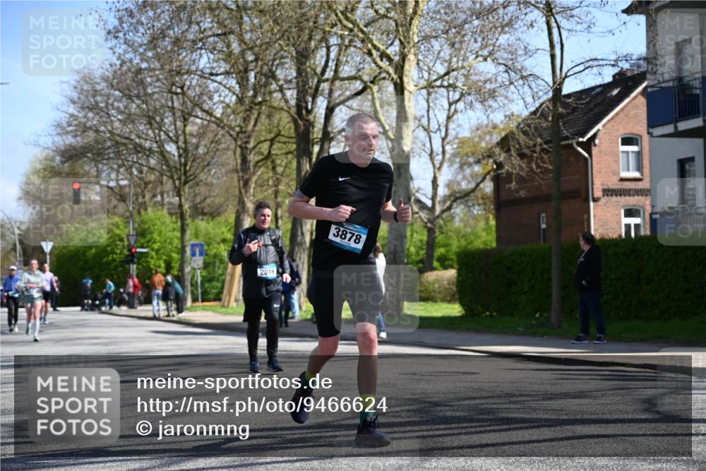 12.04.2026 - 45. Internationalen Wilhelmsburger Insellauf J. Mangold http://msf.ph/oto/9466624 12.04.2026 11:02:37 Ziel 2418, 2398, 4595, 4597, 4825, 2122, 3878, 2016, 3052, 4513, 2168, 3910, 3700, 3716, 3223, 4246, 4382, 5816, 4382, 5816, 3384, 2950 meine-sportfotos.de