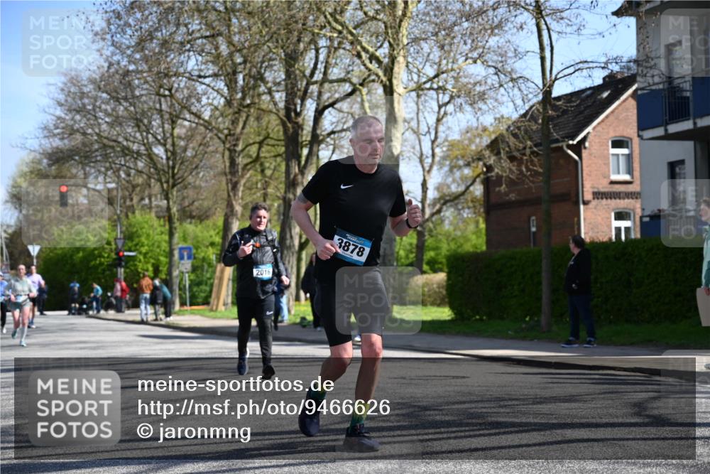 12.04.2026 - 45. Internationalen Wilhelmsburger Insellauf J. Mangold http://msf.ph/oto/9466626 12.04.2026 11:02:37 Ziel 2418, 2398, 4595, 4597, 4825, 2122, 3878, 2016, 3052, 4513, 2168, 3910, 3700, 3716, 3223, 4246, 4382, 5816, 4382, 5816, 3384, 2950 meine-sportfotos.de