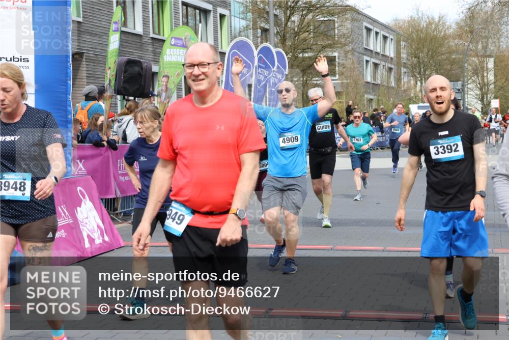 12.04.2026 - 45. Internationalen Wilhelmsburger Insellauf Strokosch-Dieckow http://msf.ph/oto/9466627 12.04.2026 13:11:09 Ziel 3407, 3948, 3949, 4540, 2315, 5494, 4909, 5004, 4969, 5762 meine-sportfotos.de