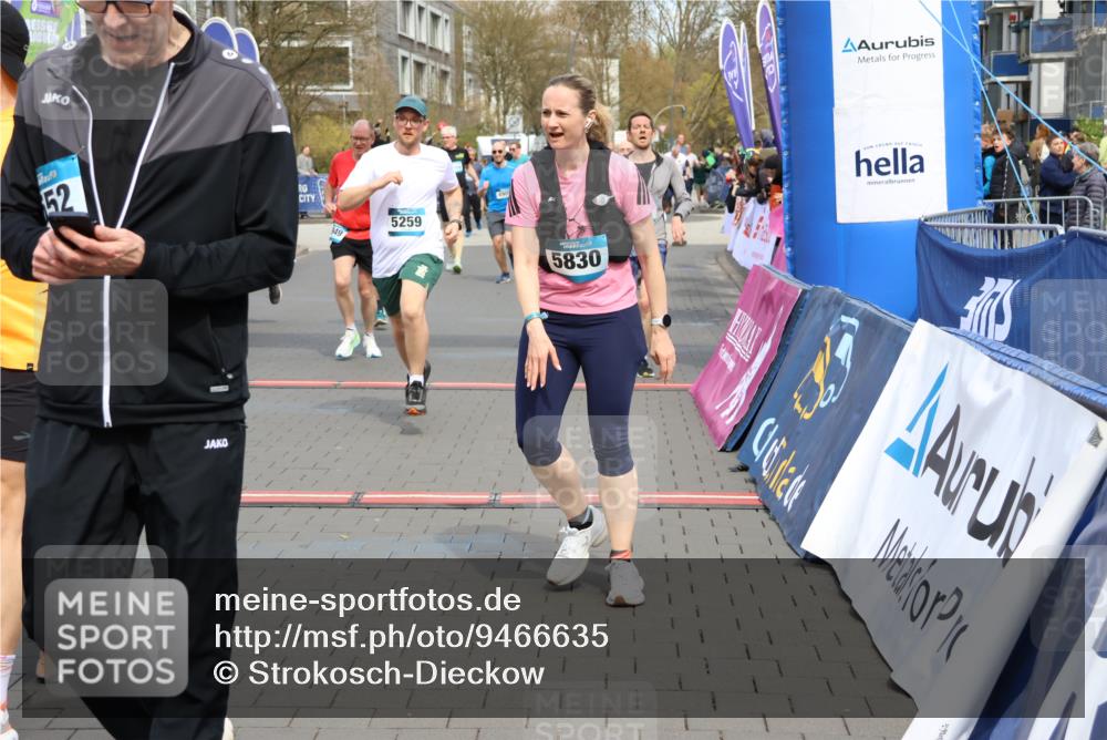 12.04.2026 - 45. Internationalen Wilhelmsburger Insellauf Strokosch-Dieckow http://msf.ph/oto/9466635 12.04.2026 13:11:05 Ziel 5444, 5443, 5830, 5259, 3407, 3948, 3949, 4540, 2315, 5494, 4909 meine-sportfotos.de