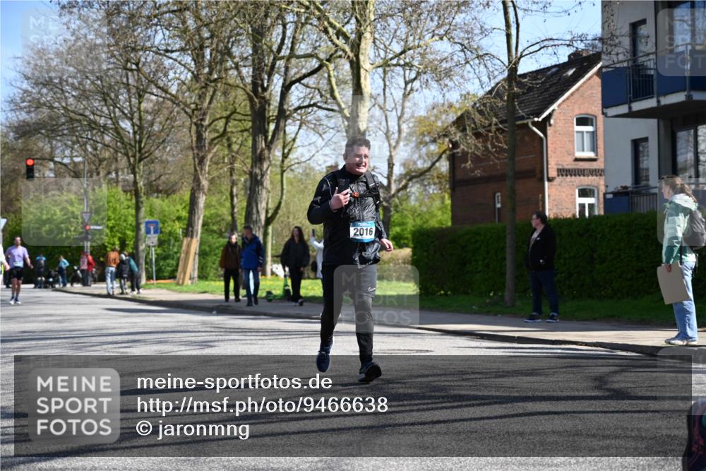 12.04.2026 - 45. Internationalen Wilhelmsburger Insellauf J. Mangold http://msf.ph/oto/9466638 12.04.2026 11:02:38 Ziel 2418, 2398, 4595, 4597, 4825, 2122, 3878, 2016, 3052, 4513, 2168, 3910, 3700, 3716, 3223, 4246, 4382, 5816, 3384, 2950 meine-sportfotos.de