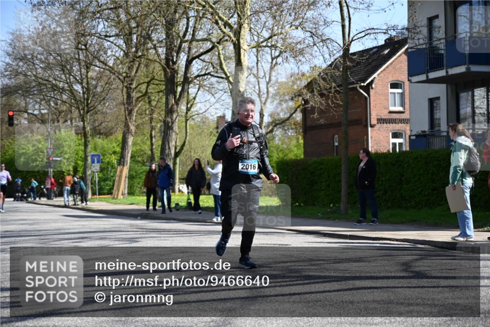 12.04.2026 - 45. Internationalen Wilhelmsburger Insellauf J. Mangold http://msf.ph/oto/9466640 12.04.2026 11:02:38 Ziel 2418, 2398, 4595, 4597, 4825, 2122, 3878, 2016, 3052, 4513, 2168, 3910, 3700, 3716, 3223, 4246, 4382, 5816, 3384, 2950 meine-sportfotos.de