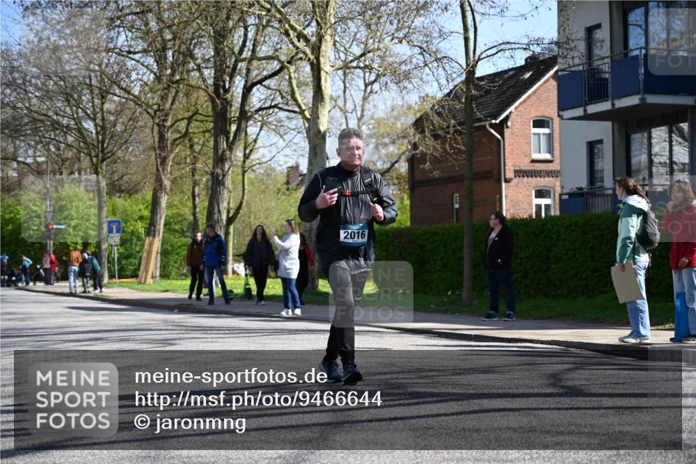 12.04.2026 - 45. Internationalen Wilhelmsburger Insellauf J. Mangold http://msf.ph/oto/9466644 12.04.2026 11:02:39 Ziel 2418, 2398, 4595, 4597, 4825, 2122, 3878, 2016, 3052, 4513, 2168, 2168, 3910, 3700, 3716, 3223, 4246, 4382, 5816, 3384, 2950 meine-sportfotos.de