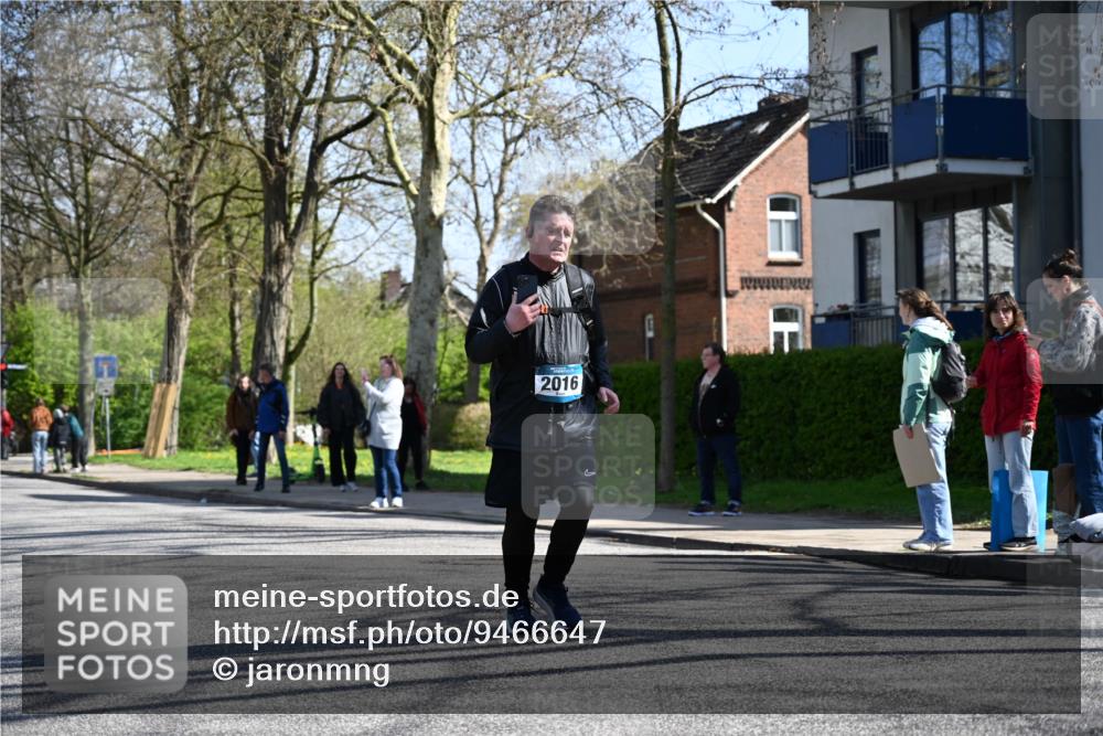 12.04.2026 - 45. Internationalen Wilhelmsburger Insellauf J. Mangold http://msf.ph/oto/9466647 12.04.2026 11:02:39 Ziel 2418, 2398, 4595, 4597, 4825, 2122, 3878, 2016, 3052, 4513, 2168, 2168, 3910, 3700, 3716, 3223, 4246, 4382, 5816, 3384, 2950 meine-sportfotos.de