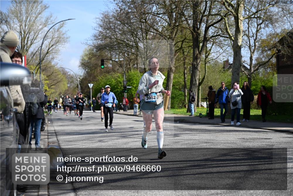 12.04.2026 - 45. Internationalen Wilhelmsburger Insellauf J. Mangold http://msf.ph/oto/9466660 12.04.2026 11:02:44 Ziel 4825, 2122, 3878, 2016, 3052, 4513, 2168, 3910, 3700, 3716, 3223, 4246, 4382, 5816, 3384, 2950, 5460, 4141, 2422 meine-sportfotos.de