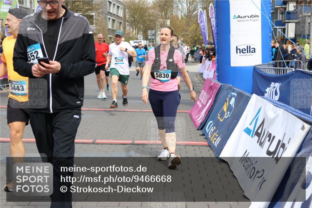 12.04.2026 - 45. Internationalen Wilhelmsburger Insellauf Strokosch-Dieckow http://msf.ph/oto/9466668 12.04.2026 13:11:04 Ziel 3285, 3288, 5444, 5443, 5830, 5259, 3407, 3948, 3949, 4540, 2315, 5494 meine-sportfotos.de