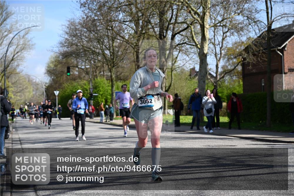 12.04.2026 - 45. Internationalen Wilhelmsburger Insellauf J. Mangold http://msf.ph/oto/9466675 12.04.2026 11:02:44 Ziel 4825, 2122, 3878, 2016, 3052, 4513, 2168, 3910, 3700, 3716, 3223, 4246, 4382, 5816, 3384, 2950, 5460, 4141, 2422 meine-sportfotos.de