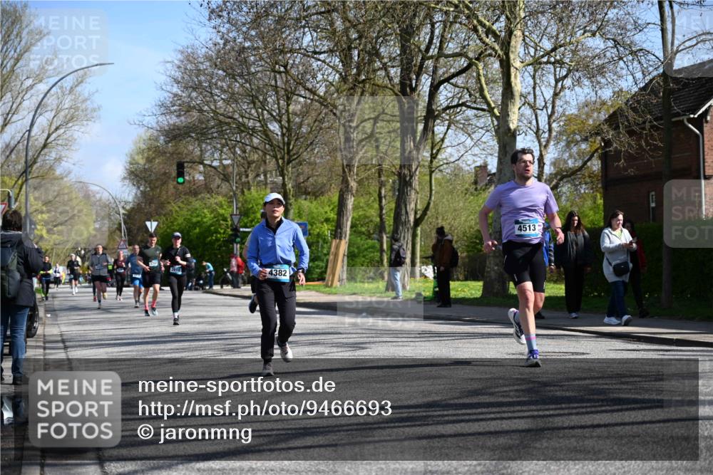 12.04.2026 - 45. Internationalen Wilhelmsburger Insellauf J. Mangold http://msf.ph/oto/9466693 12.04.2026 11:02:47 Ziel 2122, 3878, 2016, 3052, 4513, 2168, 3910, 3700, 3716, 3223, 4246, 4382, 5816, 3384, 2950, 5460, 4141, 2422 meine-sportfotos.de