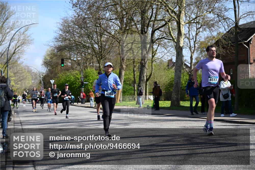 12.04.2026 - 45. Internationalen Wilhelmsburger Insellauf J. Mangold http://msf.ph/oto/9466694 12.04.2026 11:02:47 Ziel 2122, 3878, 2016, 3052, 4513, 2168, 3910, 3700, 3716, 3223, 4246, 4382, 5816, 3384, 2950, 5460, 4141, 2422 meine-sportfotos.de