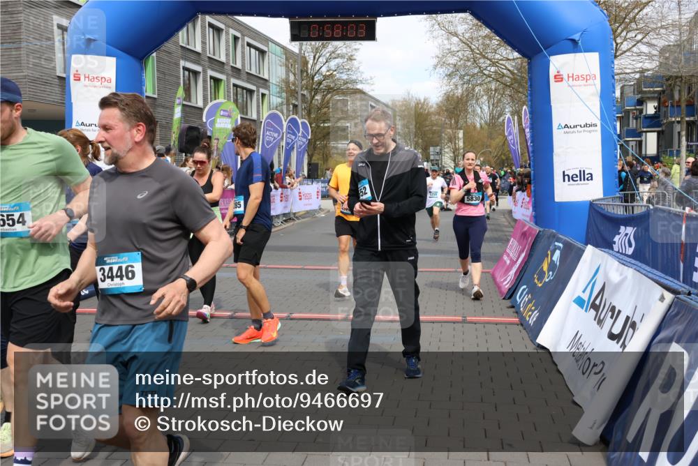 12.04.2026 - 45. Internationalen Wilhelmsburger Insellauf Strokosch-Dieckow http://msf.ph/oto/9466697 12.04.2026 13:11:02 Ziel 4579, 4356, 3445, 3446, 4562, 3654, 3269, 4552, 3285, 3288, 5444, 5443, 5830, 5259, 3407, 3948, 3949 meine-sportfotos.de
