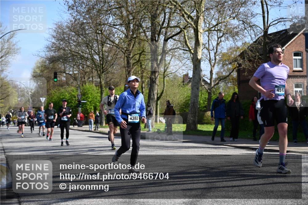 12.04.2026 - 45. Internationalen Wilhelmsburger Insellauf J. Mangold http://msf.ph/oto/9466704 12.04.2026 11:02:48 Ziel 2122, 3878, 2016, 3052, 4513, 2168, 3910, 3700, 3716, 3223, 4246, 4382, 5816, 3384, 2950, 5460, 4141, 2422 meine-sportfotos.de