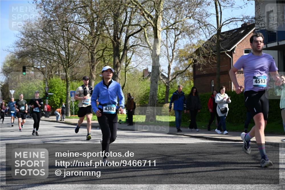 12.04.2026 - 45. Internationalen Wilhelmsburger Insellauf J. Mangold http://msf.ph/oto/9466711 12.04.2026 11:02:48 Ziel 2122, 3878, 2016, 3052, 4513, 2168, 3910, 3700, 3716, 3223, 4246, 4382, 5816, 3384, 2950, 5460, 4141, 2422 meine-sportfotos.de