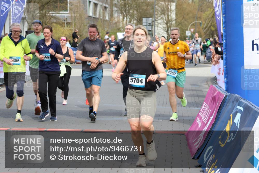 12.04.2026 - 45. Internationalen Wilhelmsburger Insellauf Strokosch-Dieckow http://msf.ph/oto/9466731 12.04.2026 13:10:57 Ziel 5612, 3338, 5704, 4578, 4579, 4356, 3445, 3446, 4562, 3654, 3269, 4552, 3285, 3288 meine-sportfotos.de
