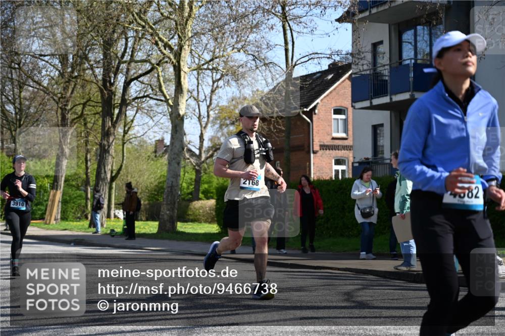 12.04.2026 - 45. Internationalen Wilhelmsburger Insellauf J. Mangold http://msf.ph/oto/9466738 12.04.2026 11:02:50 Ziel 2122, 3878, 2016, 3052, 4513, 2168, 3910, 3700, 3716, 3223, 4246, 4382, 5816, 3384, 2950, 5460, 4141, 2422 meine-sportfotos.de