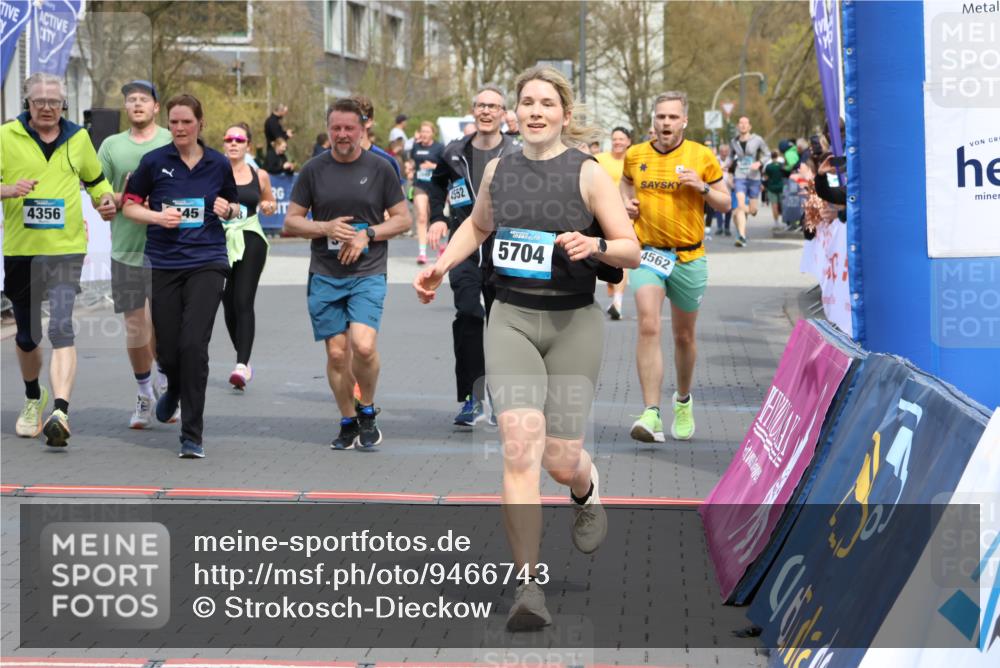 12.04.2026 - 45. Internationalen Wilhelmsburger Insellauf Strokosch-Dieckow http://msf.ph/oto/9466743 12.04.2026 13:10:57 Ziel 5612, 3338, 5704, 4578, 4579, 4356, 3445, 3446, 4562, 3654, 3269, 4552, 3285, 3288 meine-sportfotos.de