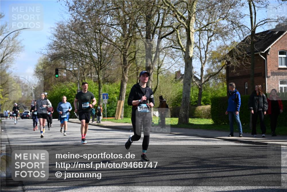 12.04.2026 - 45. Internationalen Wilhelmsburger Insellauf J. Mangold http://msf.ph/oto/9466747 12.04.2026 11:02:52 Ziel 2016, 3052, 4513, 2168, 3910, 3700, 3716, 3223, 4246, 4382, 5816, 3384, 2950, 5460, 4141, 2422 meine-sportfotos.de