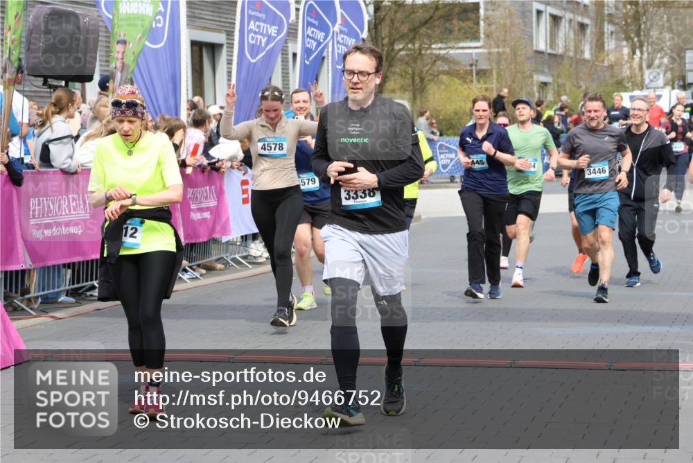 12.04.2026 - 45. Internationalen Wilhelmsburger Insellauf Strokosch-Dieckow http://msf.ph/oto/9466752 12.04.2026 13:10:56 Ziel 5612, 3338, 5704, 4578, 4579, 4356, 3445, 3446, 4562, 3654, 3269, 4552, 3285, 3288 meine-sportfotos.de