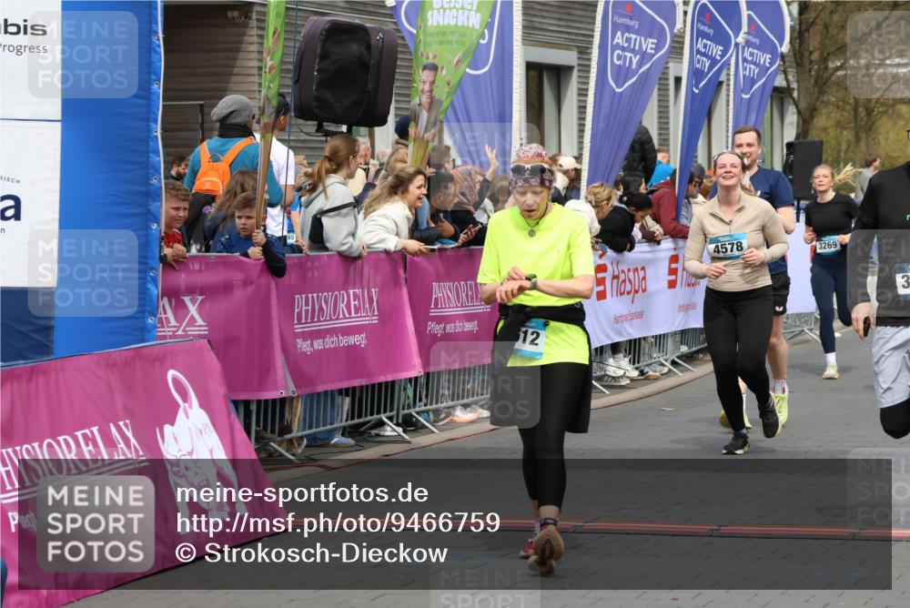 12.04.2026 - 45. Internationalen Wilhelmsburger Insellauf Strokosch-Dieckow http://msf.ph/oto/9466759 12.04.2026 13:10:55 Ziel 5612, 3338, 5704, 4578, 4579, 4356, 3445, 3446, 4562, 3654, 3269, 4552 meine-sportfotos.de