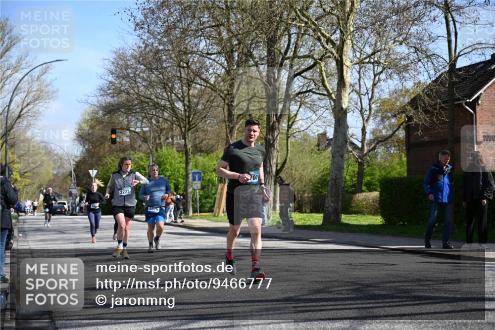 12.04.2026 - 45. Internationalen Wilhelmsburger Insellauf J. Mangold http://msf.ph/oto/9466777 12.04.2026 11:02:54 Ziel 2016, 3052, 4513, 2168, 3910, 3700, 3716, 3223, 4246, 4382, 5816, 3384, 2950, 5460, 4141, 2422, 4141, 2422 meine-sportfotos.de