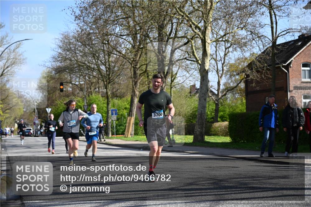 12.04.2026 - 45. Internationalen Wilhelmsburger Insellauf J. Mangold http://msf.ph/oto/9466782 12.04.2026 11:02:54 Ziel 2016, 3052, 4513, 2168, 3910, 3700, 3716, 3223, 4246, 4382, 5816, 3384, 2950, 5460, 4141, 2422, 4141, 2422 meine-sportfotos.de