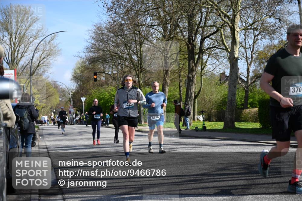 12.04.2026 - 45. Internationalen Wilhelmsburger Insellauf J. Mangold http://msf.ph/oto/9466786 12.04.2026 11:02:55 Ziel 3052, 4513, 2168, 3910, 3700, 3716, 3223, 4246, 4382, 5816, 3384, 3384, 2950, 5460, 4141, 2422 meine-sportfotos.de