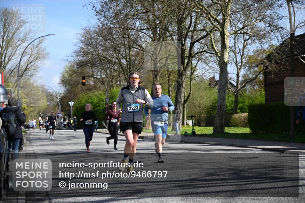12.04.2026 - 45. Internationalen Wilhelmsburger Insellauf J. Mangold http://msf.ph/oto/9466797 12.04.2026 11:02:56 Ziel 3052, 4513, 2168, 3910, 3700, 3716, 3223, 4246, 4382, 5816, 3384, 2950, 5460, 4141, 2422 meine-sportfotos.de