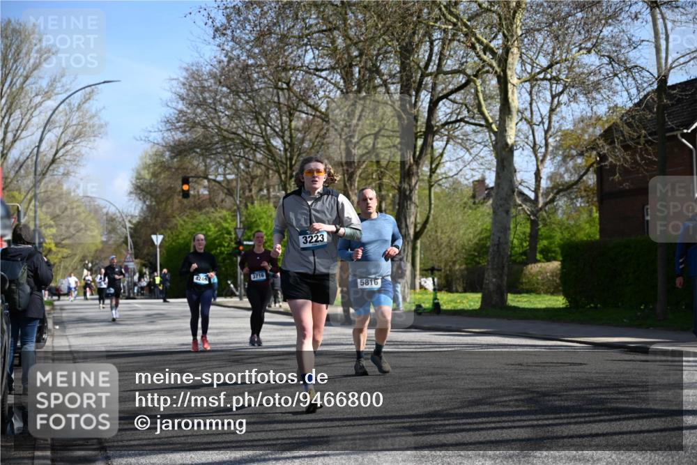 12.04.2026 - 45. Internationalen Wilhelmsburger Insellauf J. Mangold http://msf.ph/oto/9466800 12.04.2026 11:02:56 Ziel 3052, 4513, 2168, 3910, 3700, 3716, 3223, 4246, 4382, 5816, 3384, 2950, 5460, 4141, 2422 meine-sportfotos.de