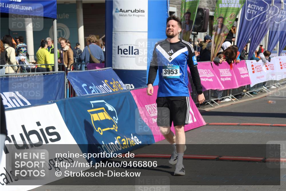 12.04.2026 - 45. Internationalen Wilhelmsburger Insellauf Strokosch-Dieckow http://msf.ph/oto/9466806 12.04.2026 11:00:55 Ziel 3953, 3373 meine-sportfotos.de