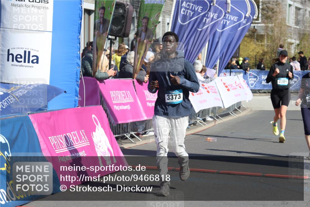 12.04.2026 - 45. Internationalen Wilhelmsburger Insellauf Strokosch-Dieckow http://msf.ph/oto/9466818 12.04.2026 11:00:59 Ziel 3373, 4632, 2389 meine-sportfotos.de